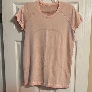 Lululemon Athletica Swiftly Tech 2.0 short sleeve hip length